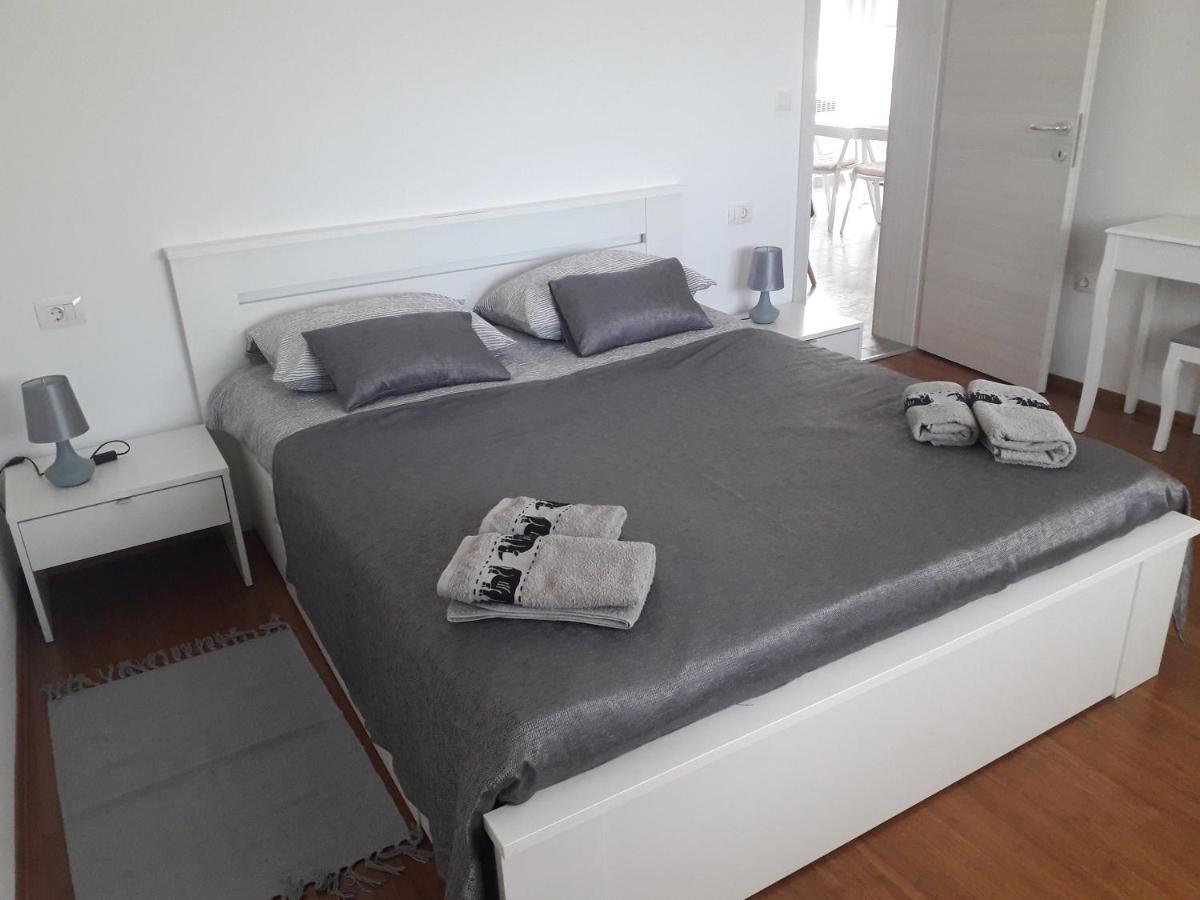 Marta Apartment โรวีน ภายนอก รูปภาพ